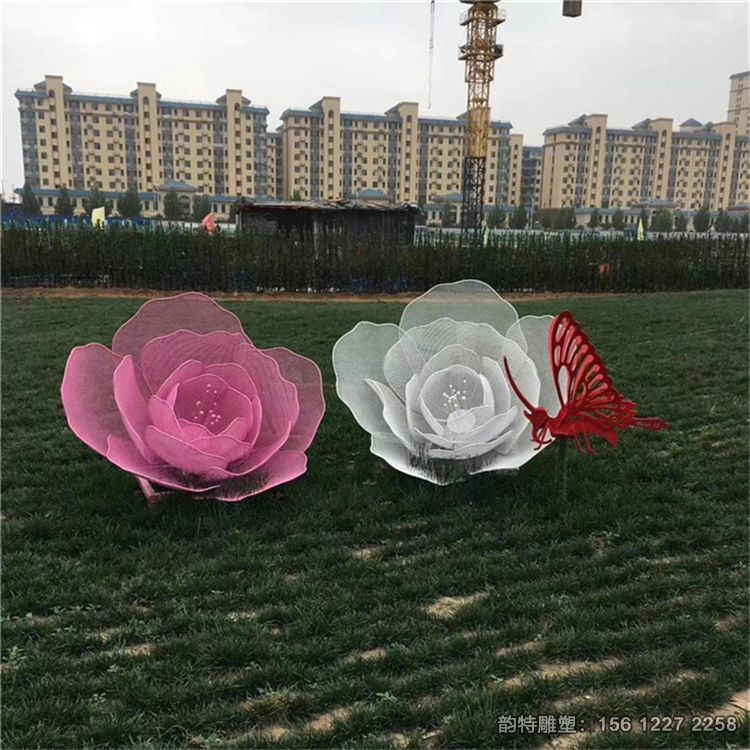 公園鏤空花朵雕塑 宛若花開一般散發著迷人的光芒 公園鏤空花朵雕塑 宛若花開一般散發著迷人的光芒